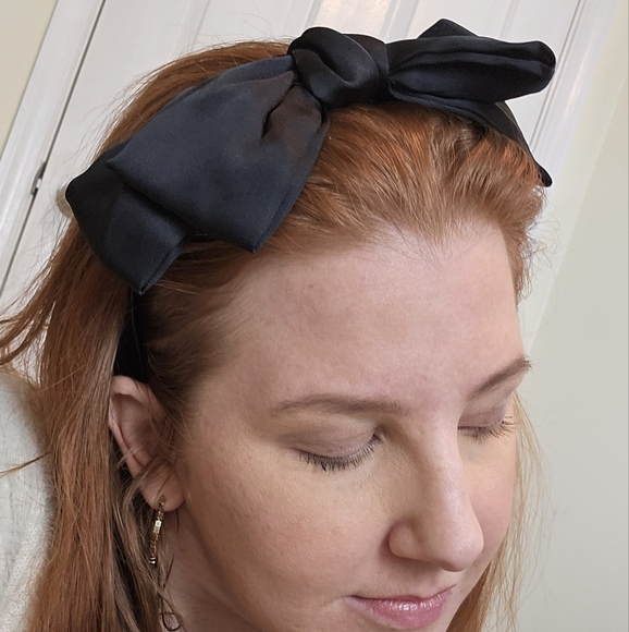 Black Bow Headband - Picture 2 of 7